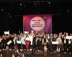 Liseli gençler müzik yeteneklerini sergiledi