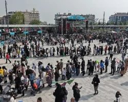 Milli İrade Meydanı ilk gün dolup taştı