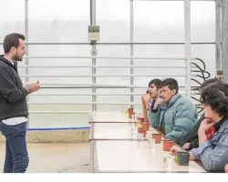 Seranın Özel Konukları Çiçek Dikti