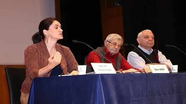 Usta Yazarlar Edebiyatseverlerle Bir Araya Geldi