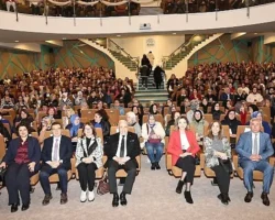 Yazar Müge İplikçi Nilüferli kadınlarla buluştu
