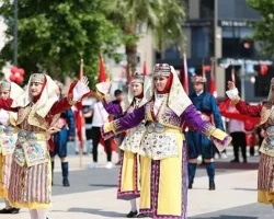 19 Mayıs Atatürk’ü Anma Gençlik ve Spor Bayramı, Narlıdere’de de resmi törenlerle kutlandı