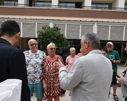 Alman çifte Başkan Topaloğlu’ndan teşekkür plaketi