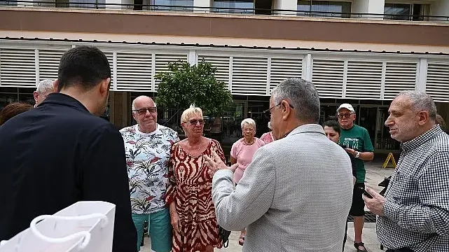 Alman çifte Başkan Topaloğlu’ndan teşekkür plaketi