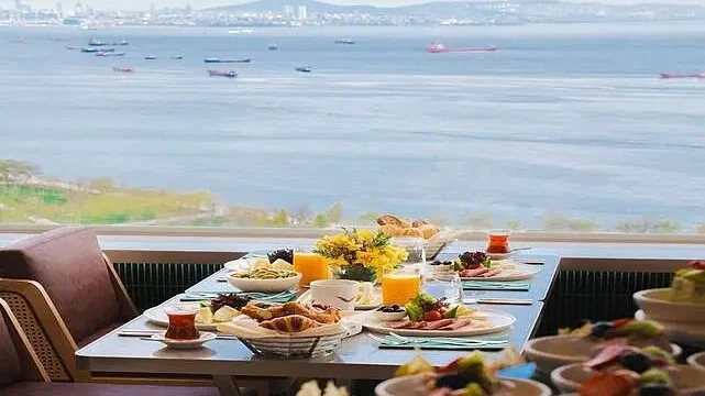 Anneler Günü’nde Marmara Denizi Manzarasında Brunch Keyfi: Sky167’de Annenize Lezzetle Taçlanan Bir Gün Hediye Edin!