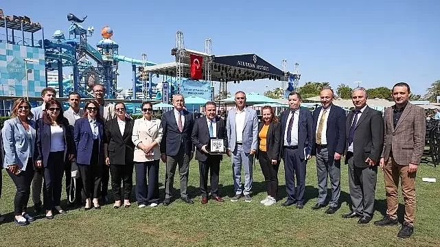 Başkan Muhittin Böcek: “6. yılımızda 24’üncü çevre ödülümüzü aldık”