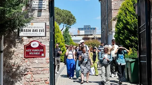 Başkan Mutlu dünya gençleriyle buluştu