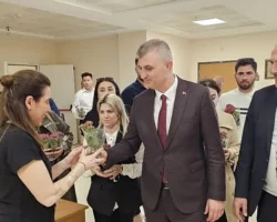 Başkan Sezer’den Hemşirelere Sürpriz Kutlama