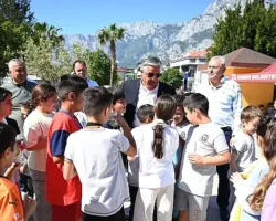 Başkan Topaloğlu kermese katıldı