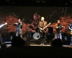 Bayındır 26. Uluslararası Çiçek Festivalinin 2. Gününde Haluk Levent Rüzgarı Esti