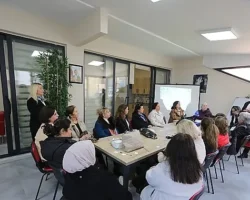 Bayraklı’da kadınlar danışma merkezi atölyelerinde buluşuyor