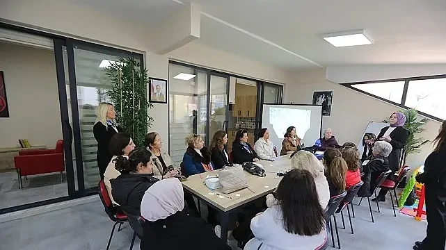 Bayraklı’da kadınlar danışma merkezi atölyelerinde buluşuyor