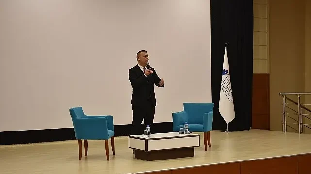 Birol Güven ve Can Ulkay Egeli genç iletişimcilerle buluştu