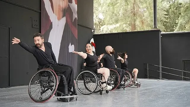 Bornova’da farkındalık ayakta alkışlandı