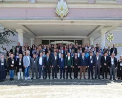 Büyükakın: Romanlar azınlık değil  bu memleketin asli unsurudur