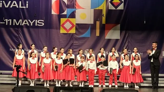 Büyükşehir Çocuk Korosu gururlandırdı