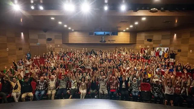 Büyükşehir’den işitme engellilere özel film gösterimi