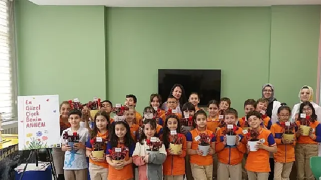 Büyükşehir’in “Yerli Tohum Milli Tarım” Projesi’nde “En Güzel Çiçek Benim Annem” Etkinliği