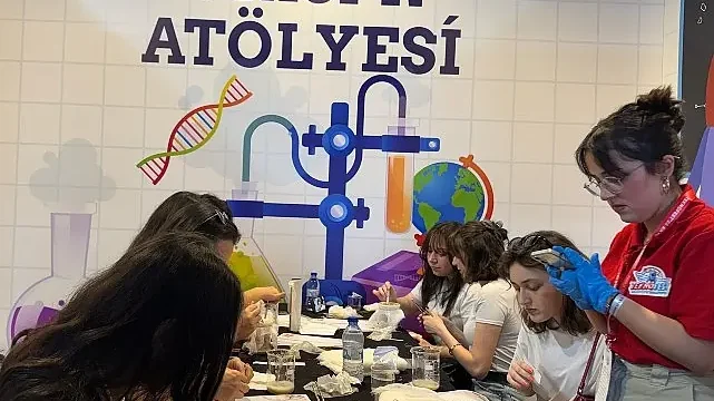 Canik Özdemir Bayraktar Keşif Kampüsü atölyeleri, TEKNOFEST KKTC’nin ilk gününde ziyaretçi akınına uğradı.