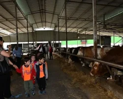 Çiğli Belediyesi’nden çocuklara doğa ve hayvanlarla iç içe unutulmaz bir gün
