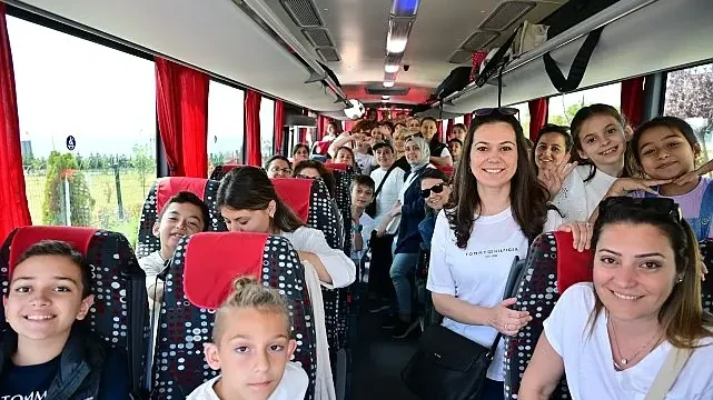 ÇKSM Öğrencileri Zorlu PSM’de Cumhuriyet’in Büyüleyici Hikayesini İzledi