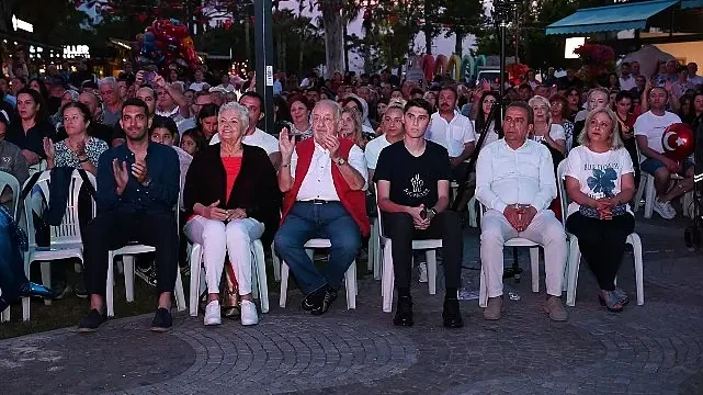 Dev orkestradan muhteşem konser