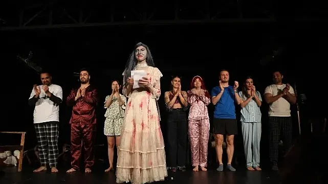 Digiturk Tiyatro Kulübü’nün Hazırladığı “Aslında” OyunuBüyük İlgi Gördü!