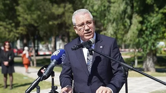 Ege Üniversitesinde “70. Yıl Anıtı” törenle açıldı