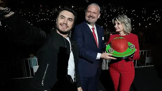Emiralem Çilek Festivali’ne muhteşem başlangıç