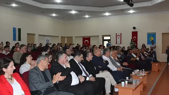 EÜ TDAE Kurucu Müdürü Prof. Dr. Türkmen’in 80. Yaşına İthafen “Âşıklık Geleneği Paneli” düzenlendi