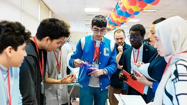 Genç Zihinlerden Büyük Fikirler: DENEYAP Final Sergisi Yapıldı