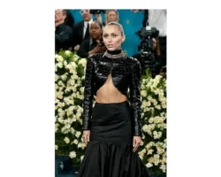 Gigi Hadid ve Miley Cyrus Met Gala’ya Maybelline New York ile hazırlandı