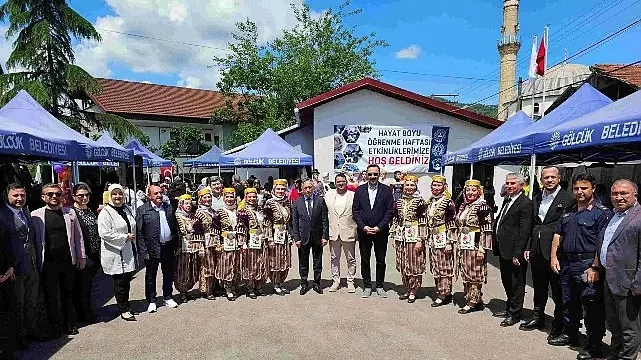 Gölcüklü Kadınlar El Becerilerini Siretiye’de Sergiledi