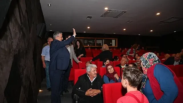 “Gülşen” tiyatro oyunu büyük alkış aldı