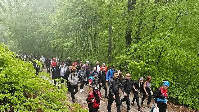İnegöl’de 19 Mayıs Kutlamaları Doğa Yürüyüşü İle Başladı