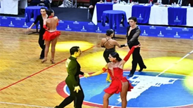 İzmir’de dansçıların kıyasıya rekabeti
