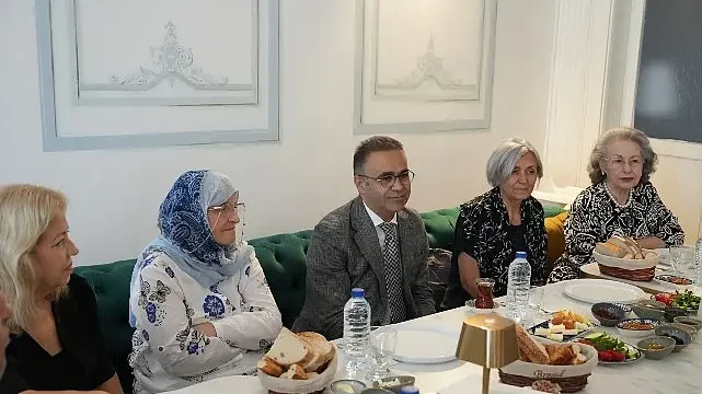 İzmir’de En Anlamlı Anneler Günü Kutlaması