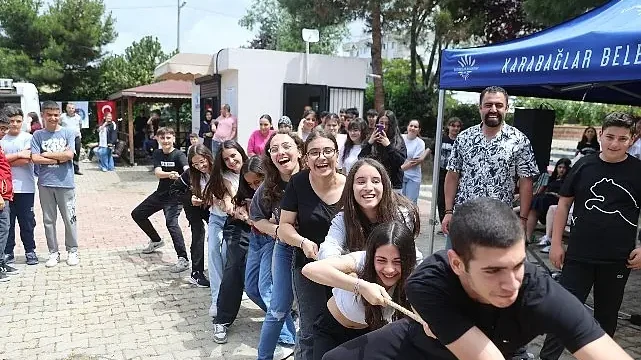 Karabağlar’da baharın coşkusu gençlerle buluştu