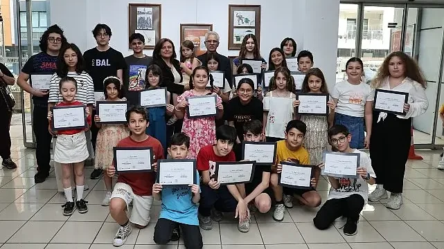 Karikatür Atölyesi katılımcılarından yıl sonu sergisi