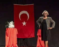 Karşıyaka’nın çınarlarından renkli defile
