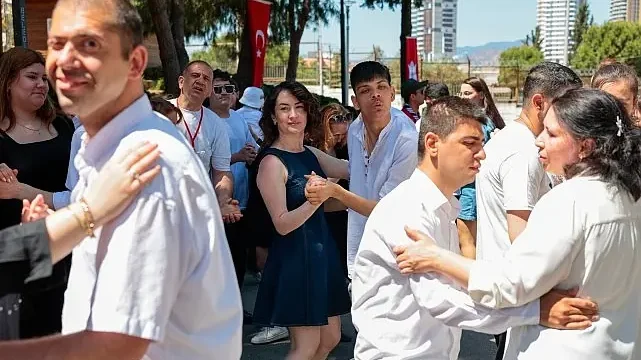 Konak’ta Engelliler Haftası’na engelsiz kutlama