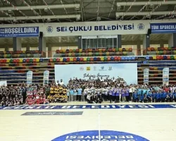Konya Büyükşehir Geleneksel Çocuk Oyunları İl Finalinde Başarılı Öğrencilere Ödülleri Verildi
