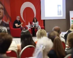 Levent Üzümcü, Çeşme’de ‘sanat ve yaşam’ üzerine konuştu