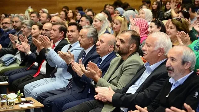 “Mikrofon 10’larda”da Genç Sesler Yeteneklerini Konuşturdu