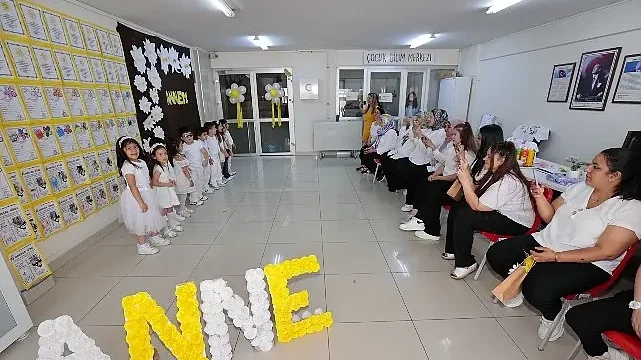 ‘Mutlu Çocuklar’dan annelere sürpriz