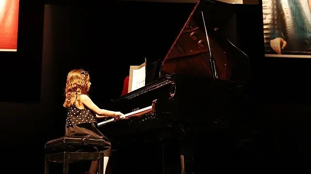 Nilüfer’de yıl sonu konserleri keman ve piyano ile başladı