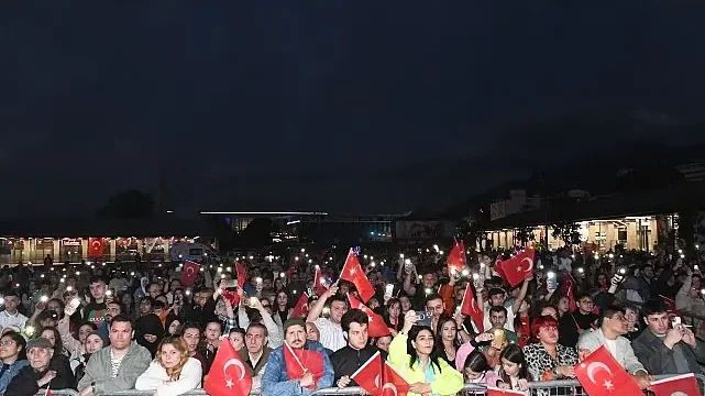 Osmangazi’de 19 Mayıs coşkusu konserlerle doruğa çıktı