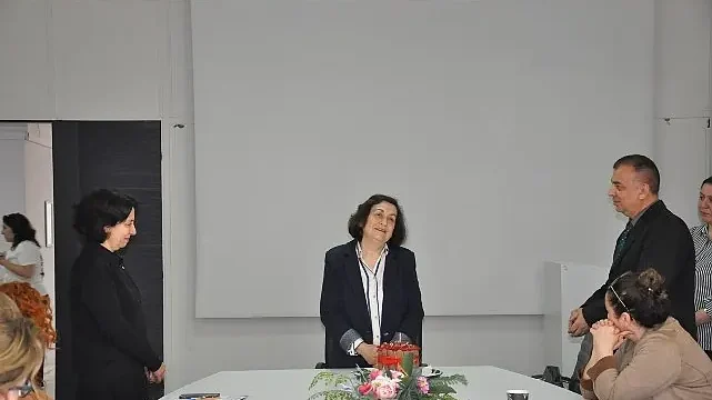 Prof. Dr. Nimet Önür, Radyo Televizyon ve Sinema Öğrencileriyle Buluştu