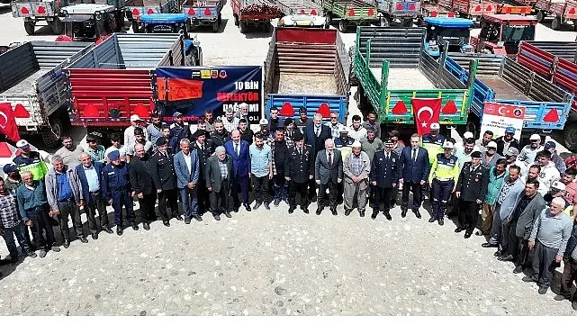 “Reflektör Tak, Görünür Ol” Projesi ile Çiftçilere 10 Bin Adet Reflektör Dağıtılacak