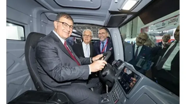 Tugay: İzmir enerjide Türkiye’nin başkenti olma yolunda ilerliyor